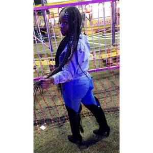 Meet your Posher, Tozay